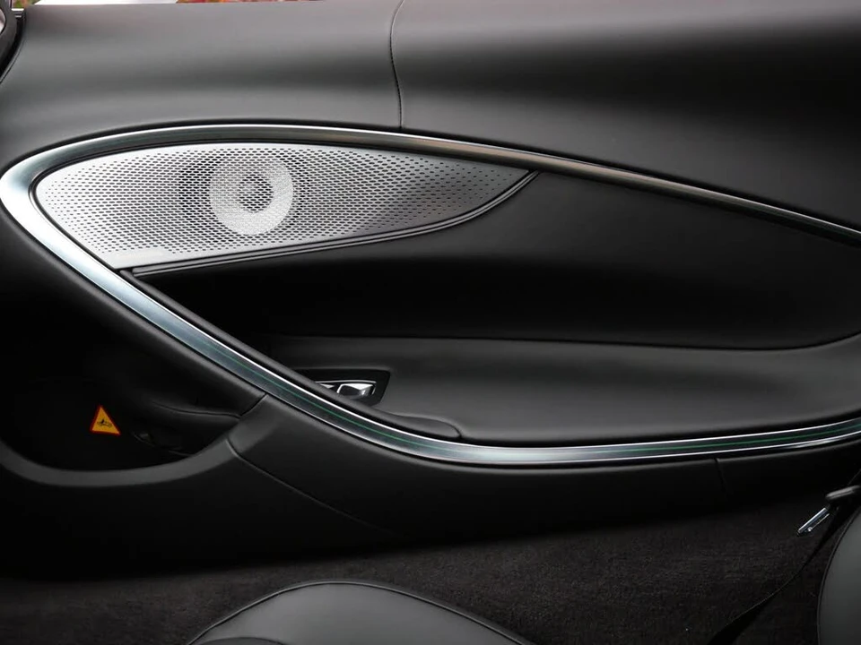 2026 McLaren Artura - Image 18 of 22