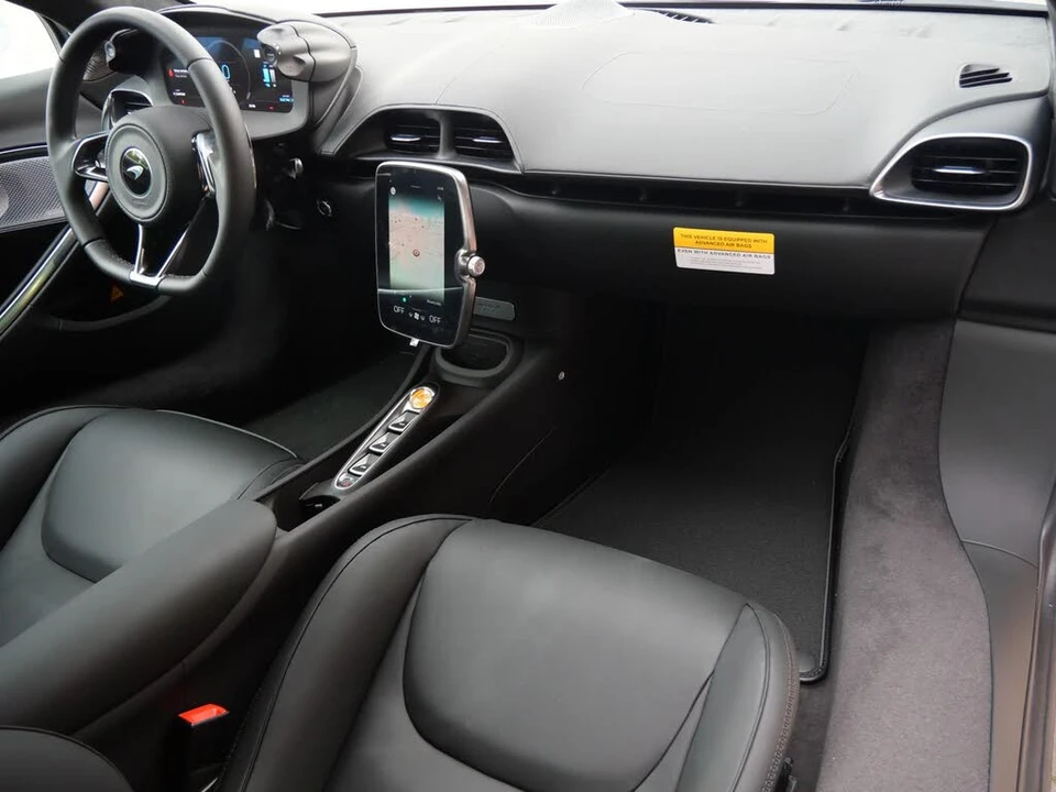 2026 McLaren Artura - Image 9 of 22