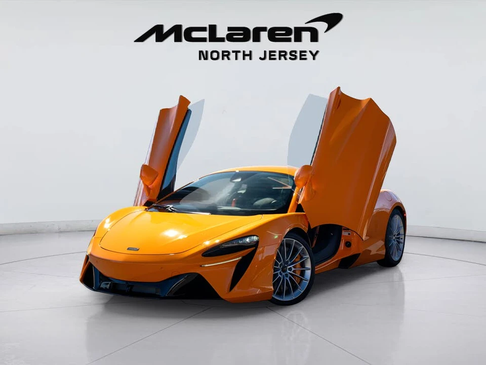 2026 McLaren Artura - Image 2 of 31