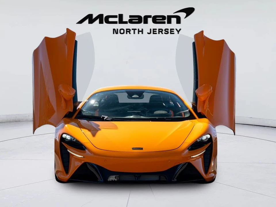 2026 McLaren Artura - Image 4 of 31