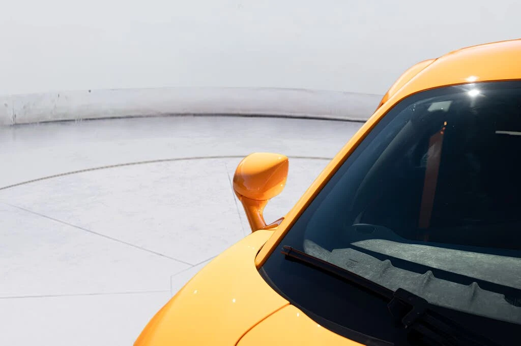 2026 McLaren Artura - Image 25 of 31