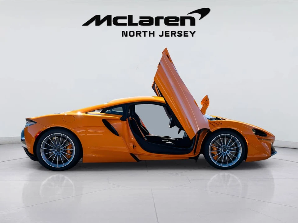 2026 McLaren Artura - Image 8 of 31