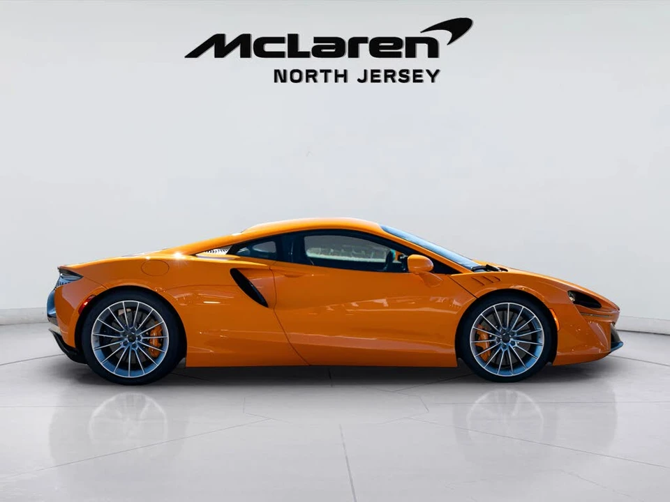 2026 McLaren Artura - Image 7 of 31