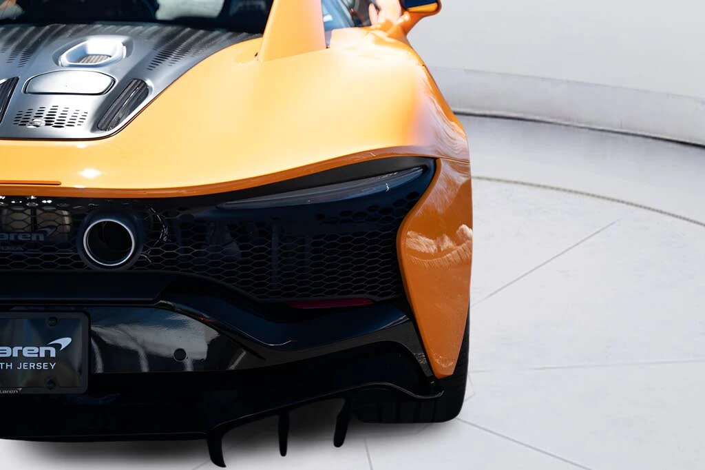 2026 McLaren Artura - Image 30 of 31
