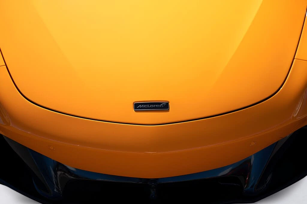 2026 McLaren Artura - Image 23 of 31