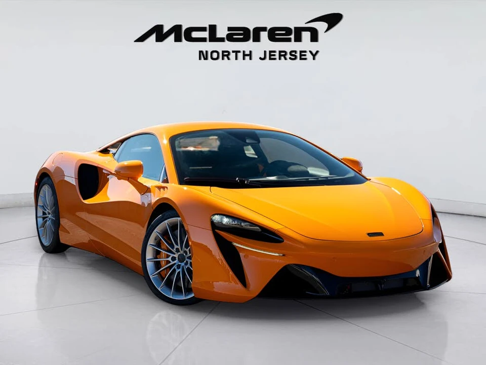 2026 McLaren Artura - Image 5 of 31