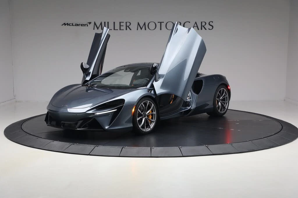 2026 McLaren Artura - Image 13 of 31