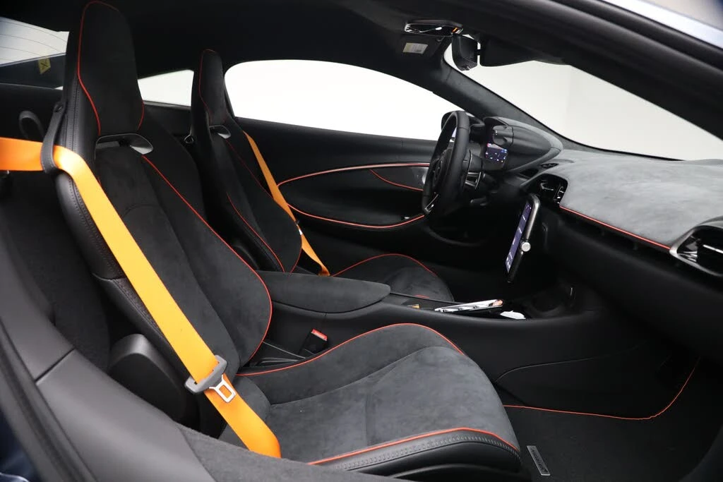 2026 McLaren Artura - Image 24 of 31