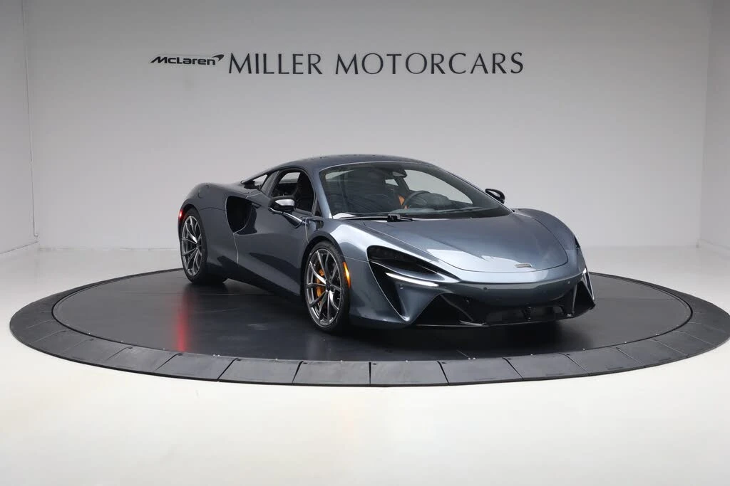 2026 McLaren Artura - Image 10 of 31