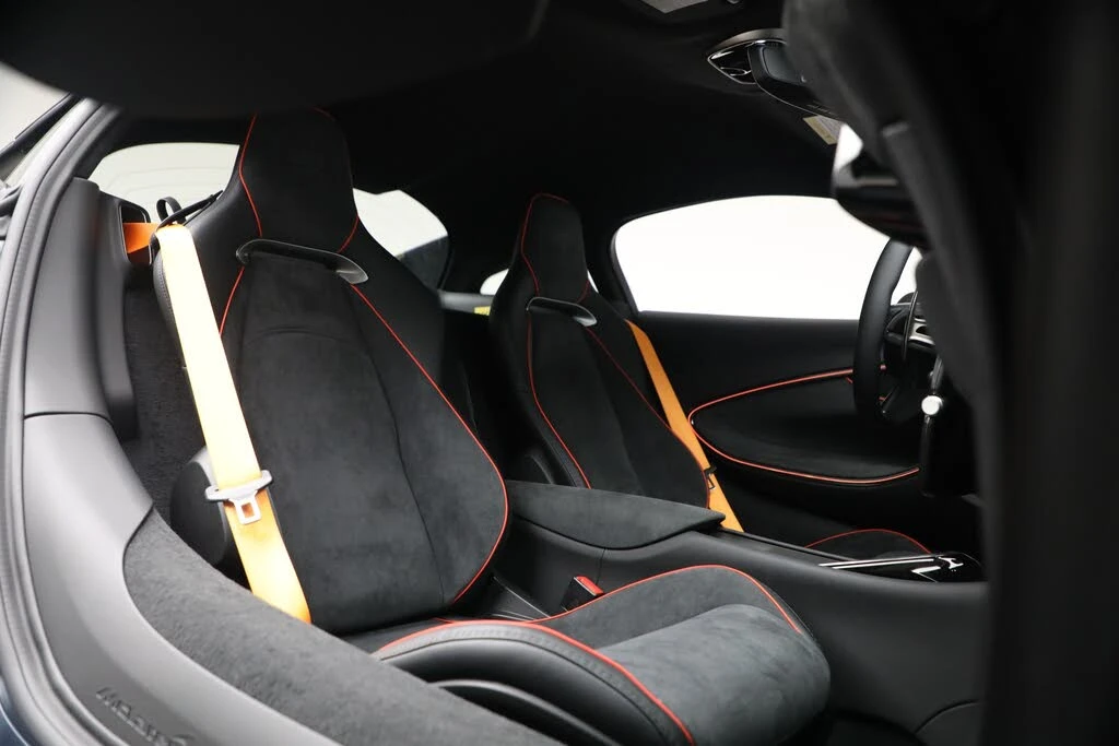 2026 McLaren Artura - Image 23 of 31