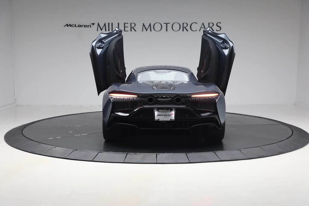2026 McLaren Artura - Image 16 of 31