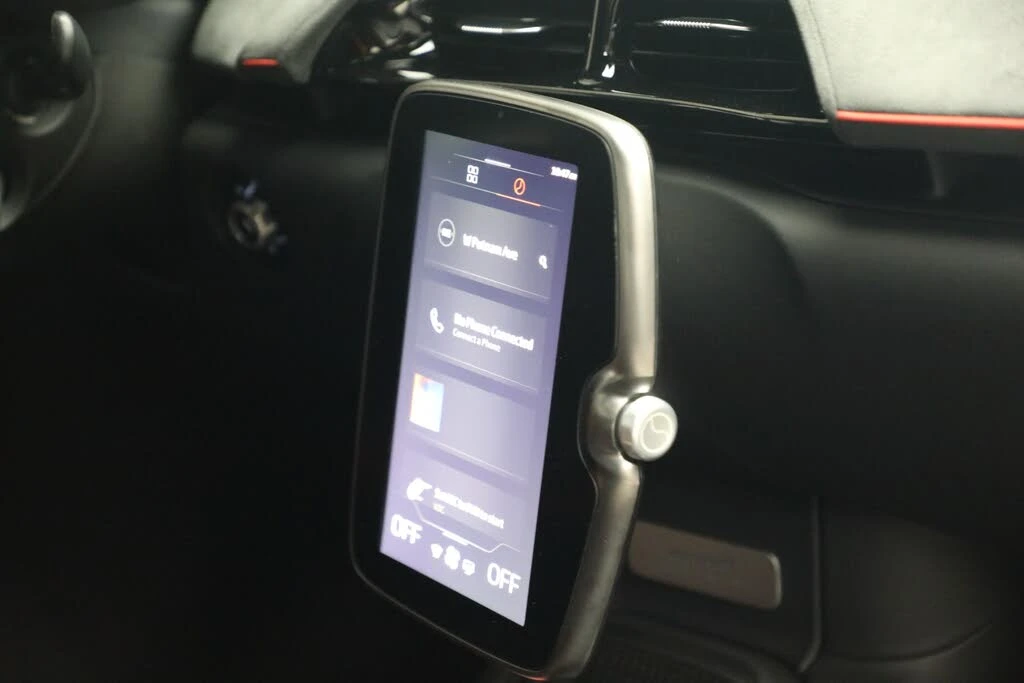 2026 McLaren Artura - Image 29 of 31