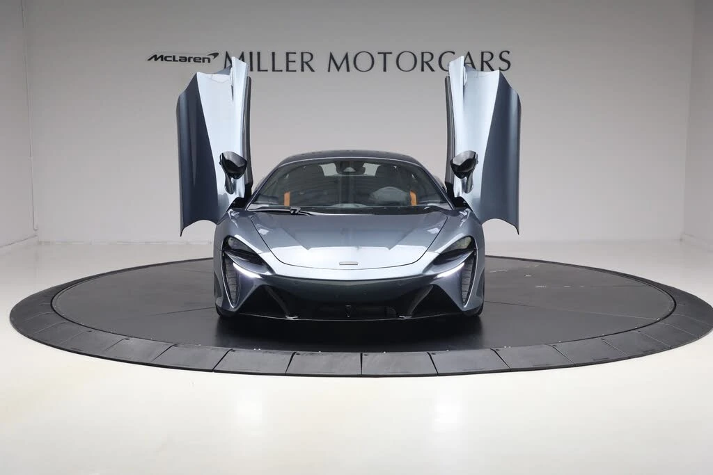 2026 McLaren Artura - Image 12 of 31