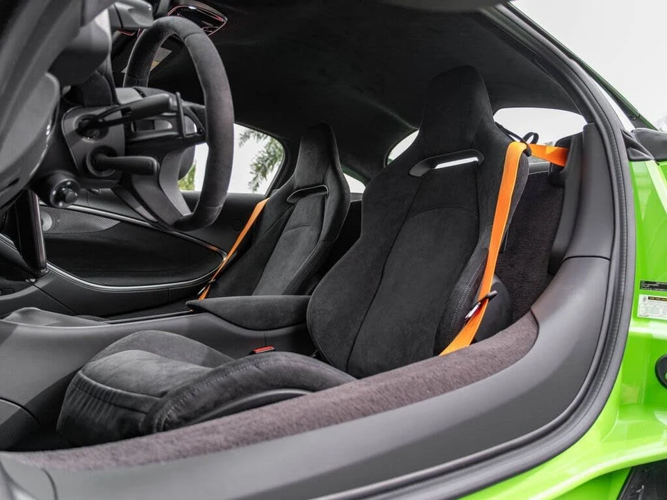2026 McLaren Artura - Image 25 of 31