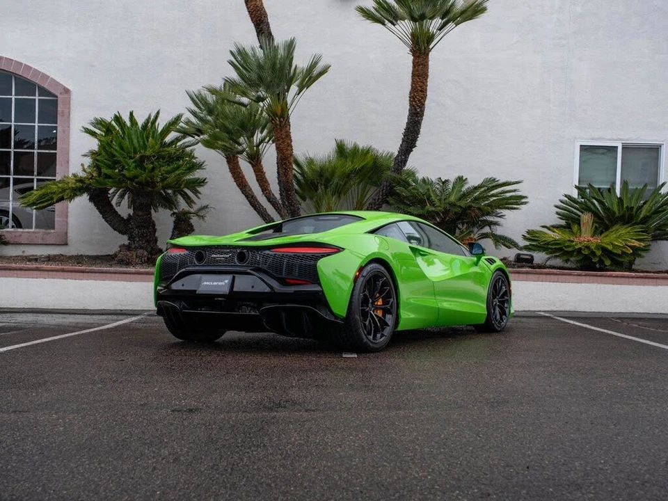 2026 McLaren Artura - Image 4 of 31