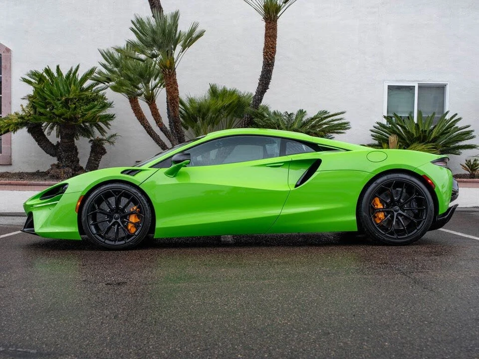 2026 McLaren Artura - Image 3 of 31