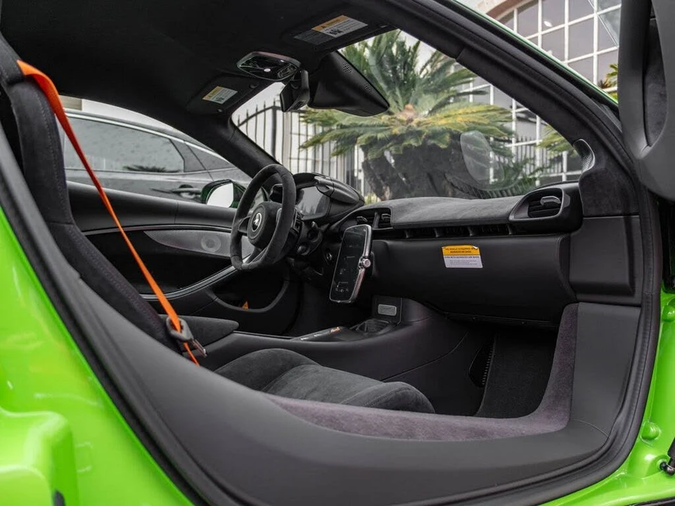 2026 McLaren Artura - Image 9 of 31