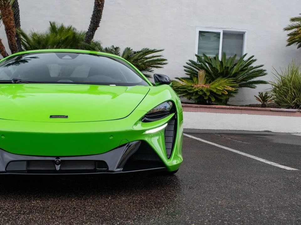 2026 McLaren Artura - Image 6 of 31