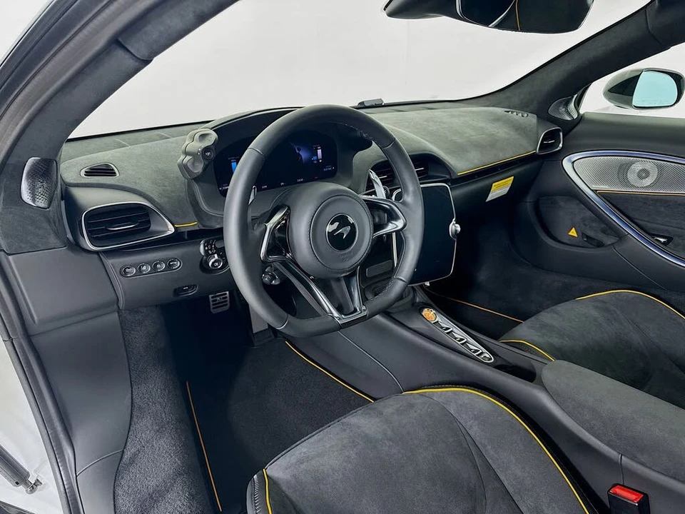 2026 McLaren Artura - Image 10 of 24