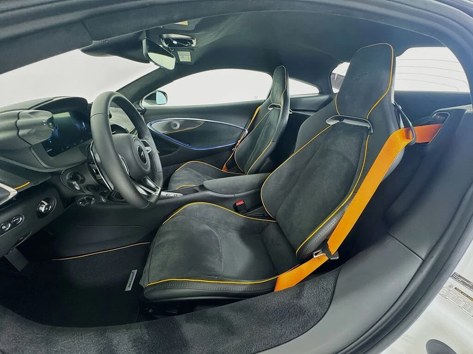 2026 McLaren Artura - Image 20 of 24