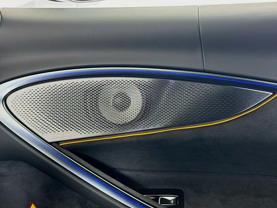 2026 McLaren Artura - Image 17 of 24