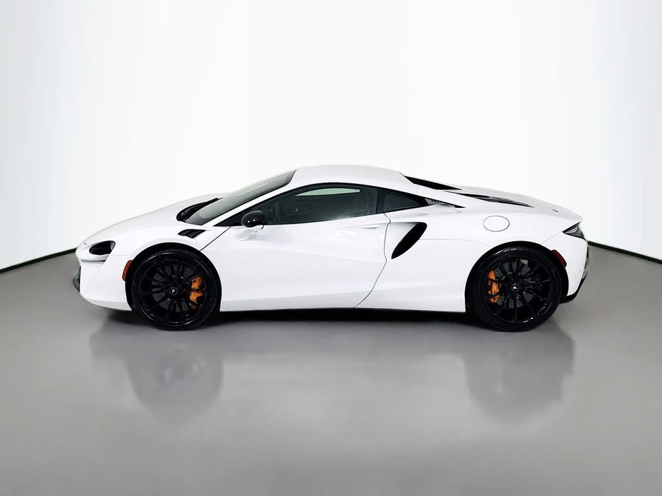 2026 McLaren Artura - Image 4 of 24