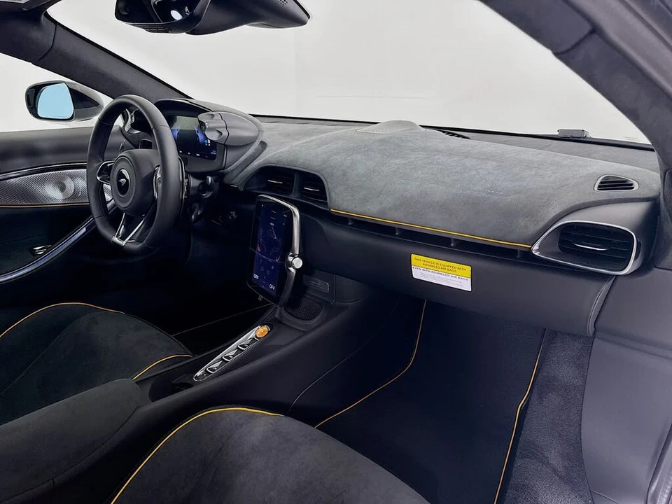2026 McLaren Artura - Image 23 of 24