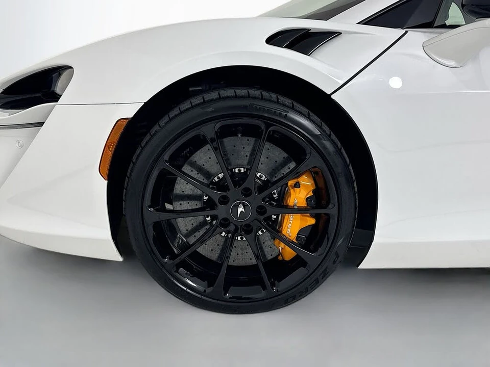 2026 McLaren Artura - Image 9 of 24