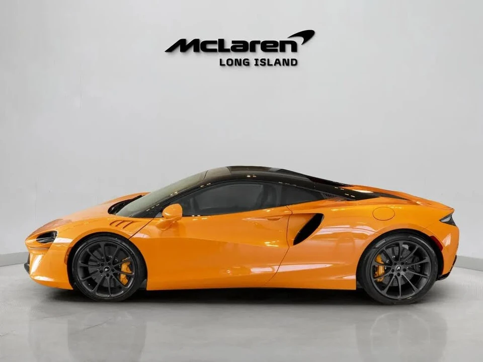 2026 McLaren Artura - Image 7 of 31