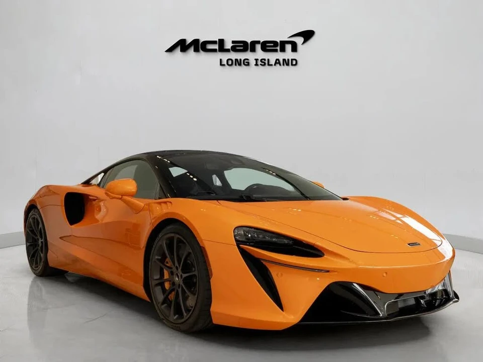 2026 McLaren Artura - Image 3 of 31