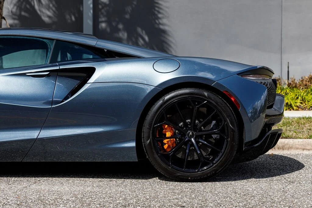 2026 McLaren Artura - Image 24 of 31
