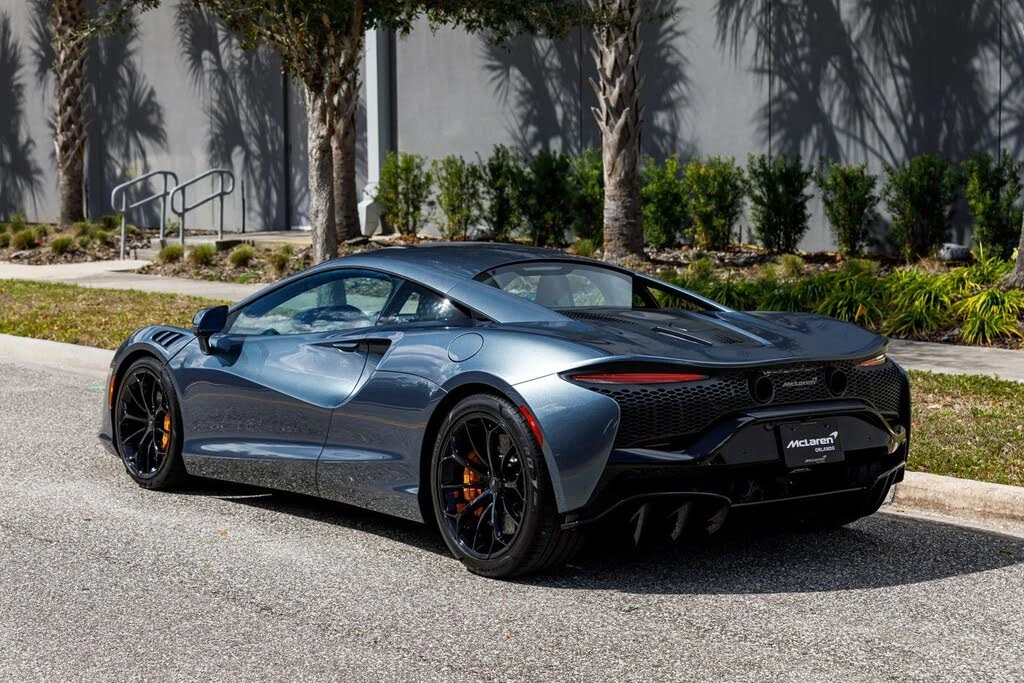 2026 McLaren Artura - Image 23 of 31
