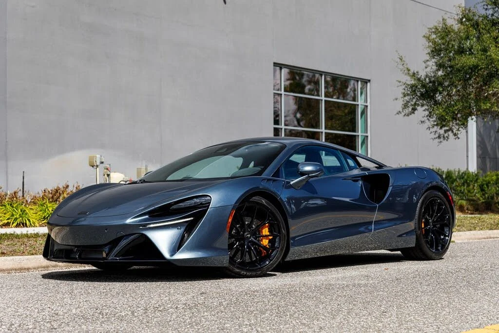 2026 McLaren Artura - Image 30 of 31