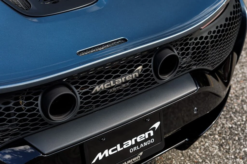 2026 McLaren Artura - Image 8 of 31