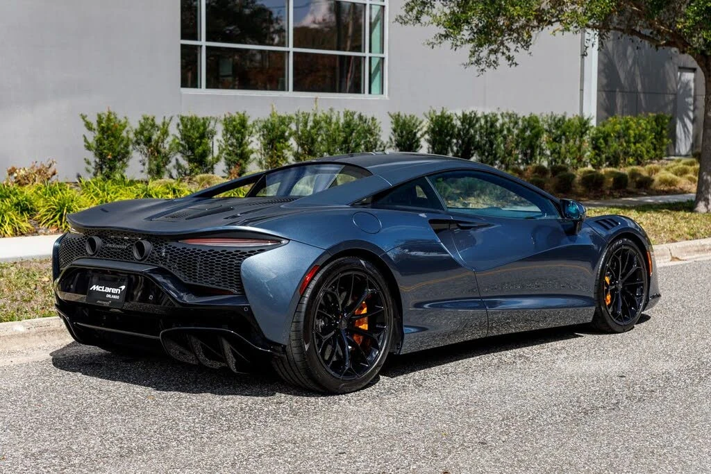 2026 McLaren Artura - Image 16 of 31