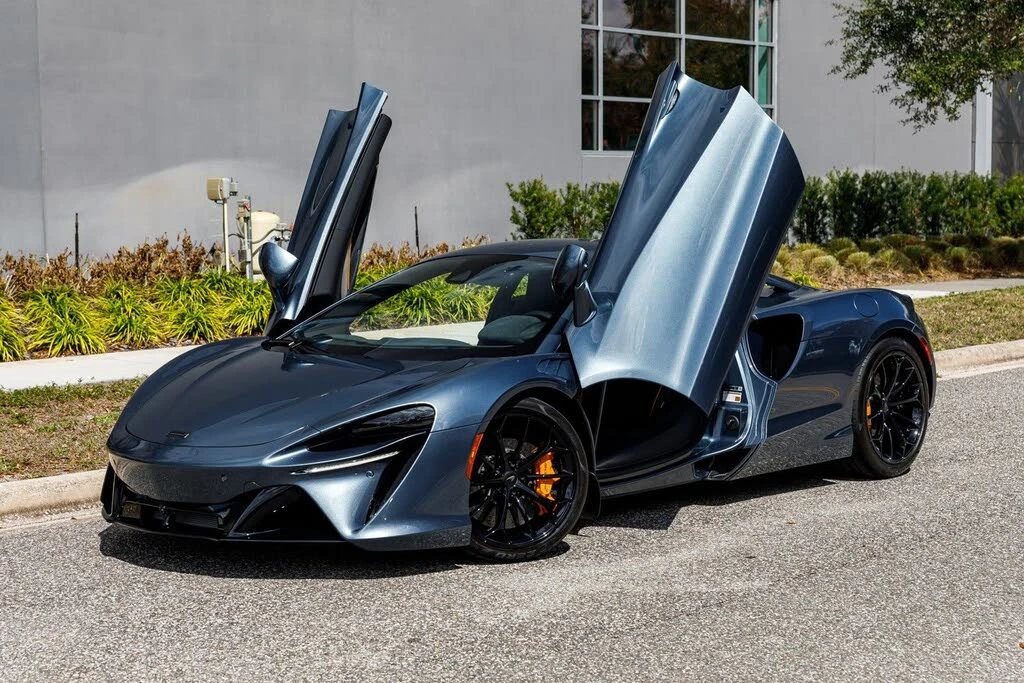 2026 McLaren Artura - Image 31 of 31