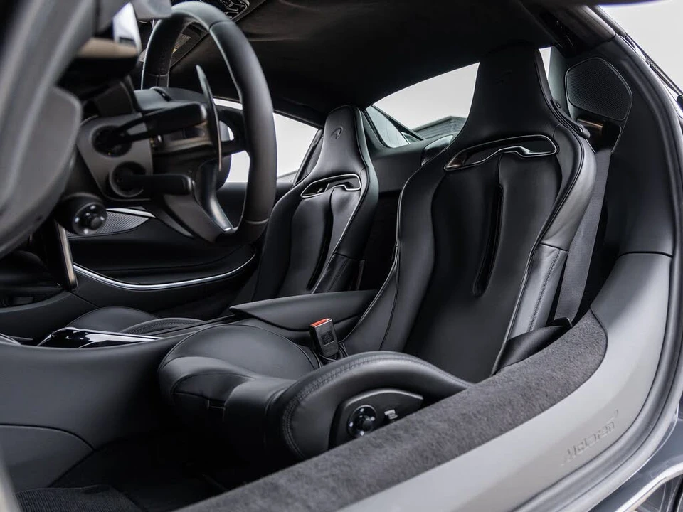 2026 McLaren Artura - Image 30 of 31