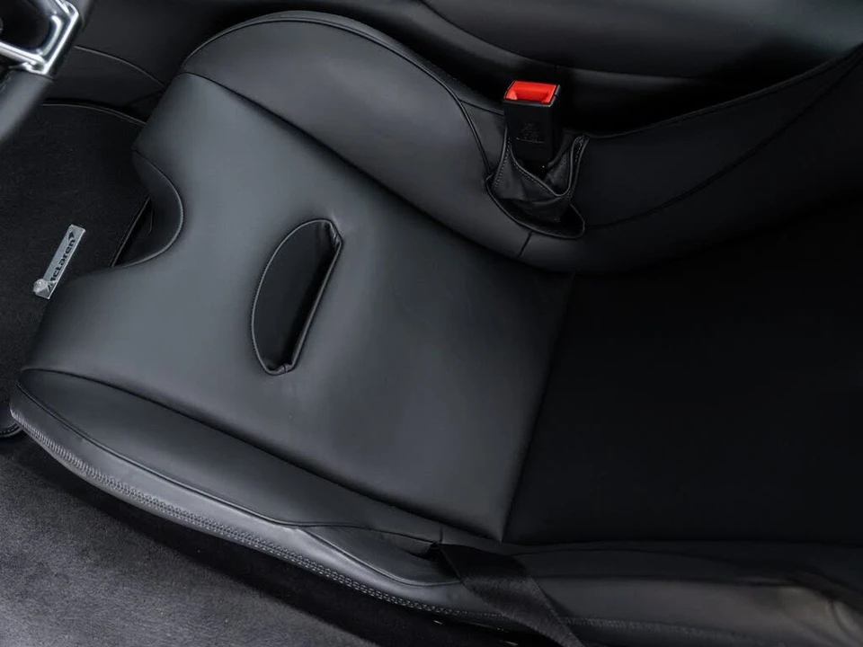 2026 McLaren Artura - Image 29 of 31