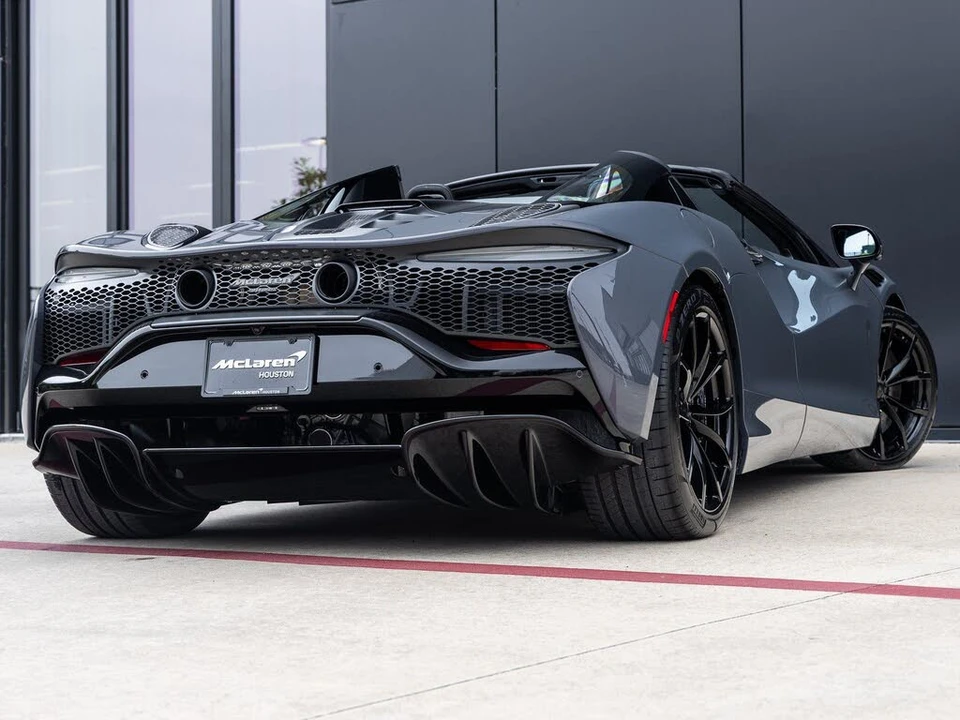 2026 McLaren Artura - Image 10 of 31