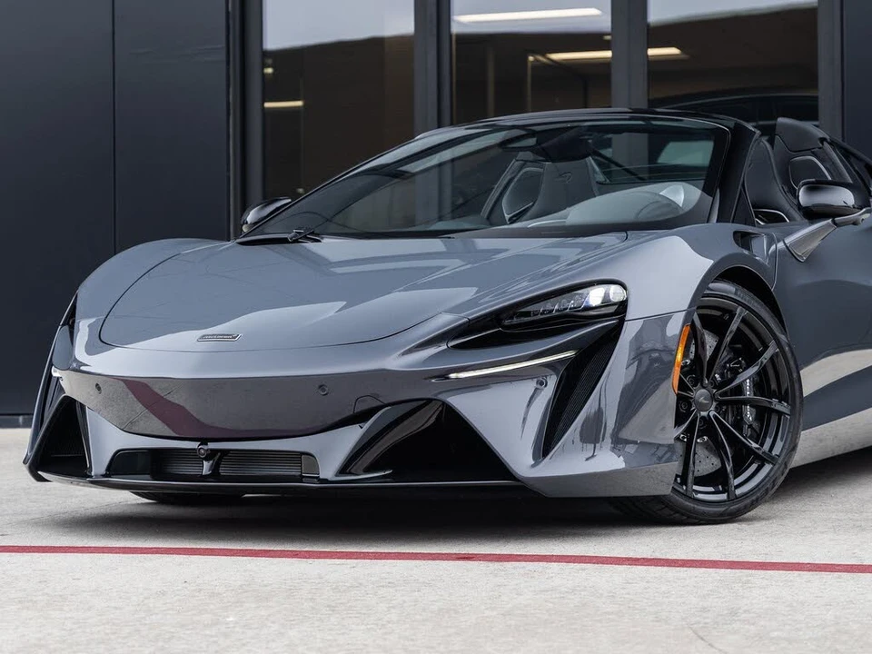 2026 McLaren Artura - Image 4 of 31