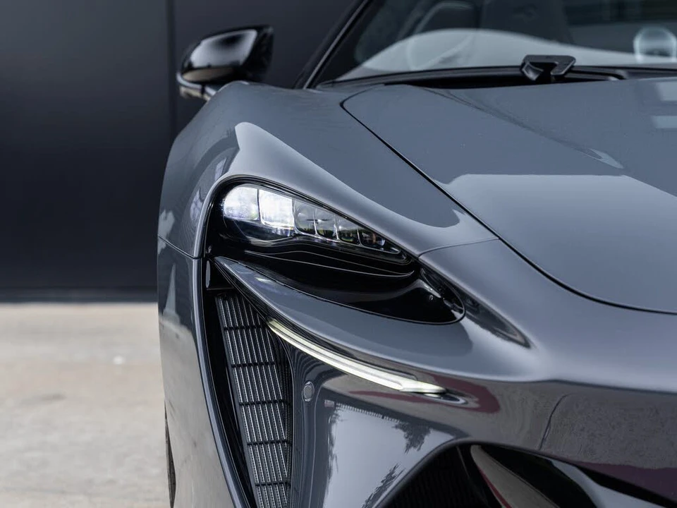 2026 McLaren Artura - Image 22 of 31