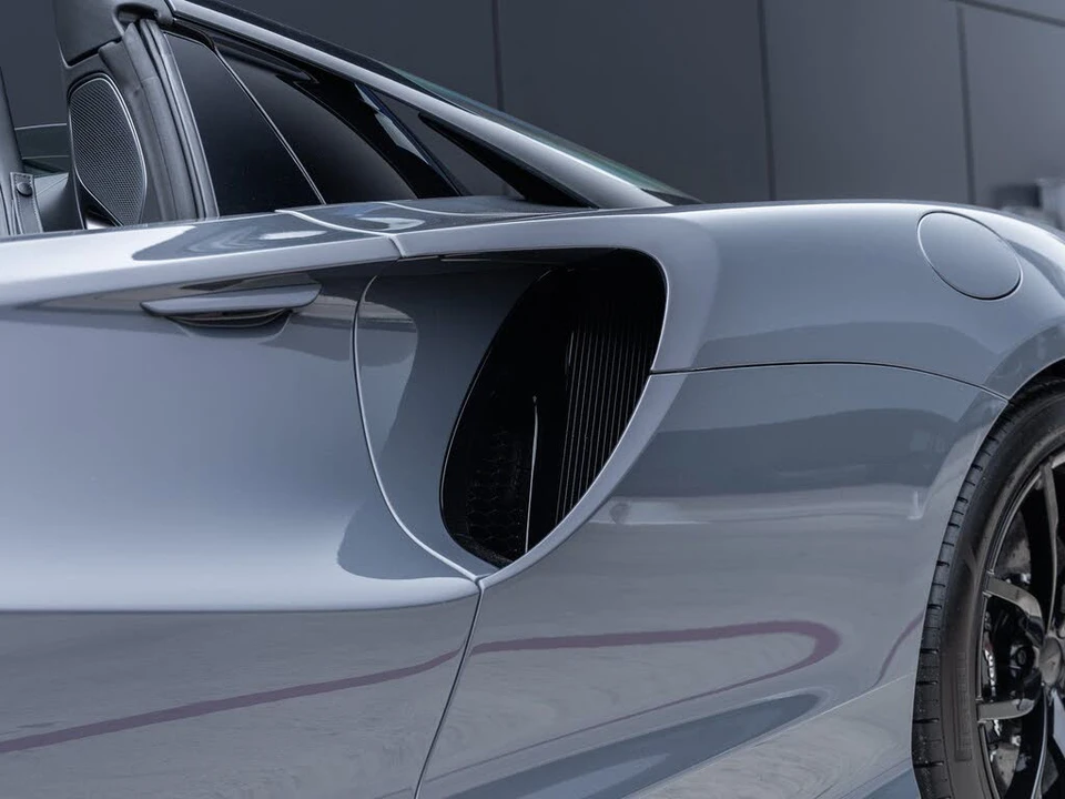 2026 McLaren Artura - Image 20 of 31