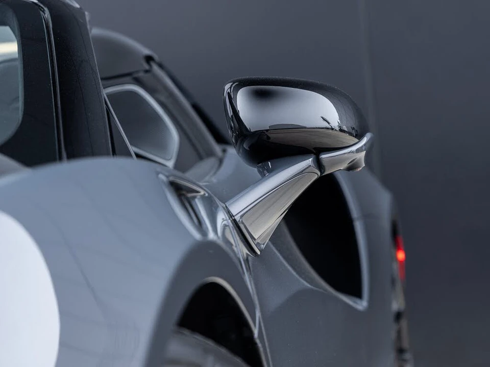 2026 McLaren Artura - Image 21 of 31