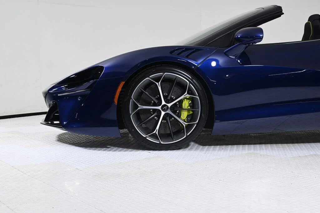 2026 McLaren Artura - Image 25 of 26