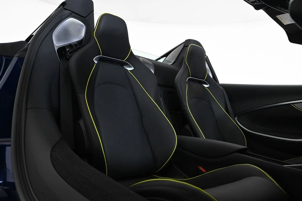 2026 McLaren Artura - Image 17 of 26