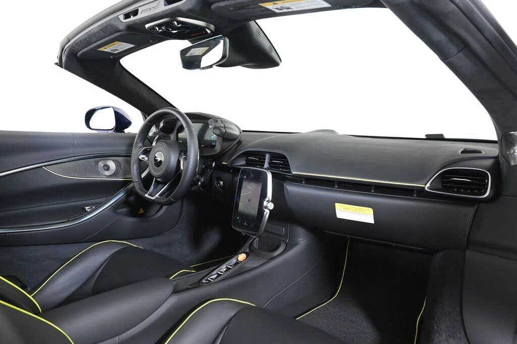 2026 McLaren Artura - Image 15 of 26