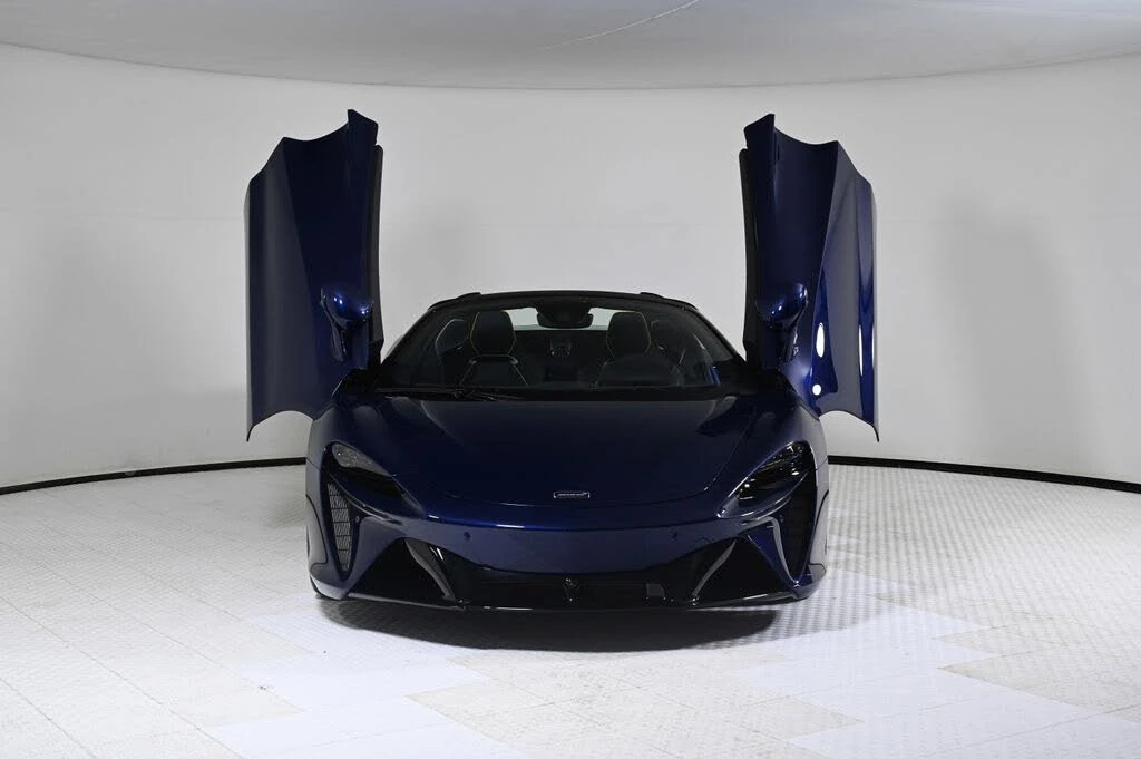 2026 McLaren Artura - Image 21 of 26