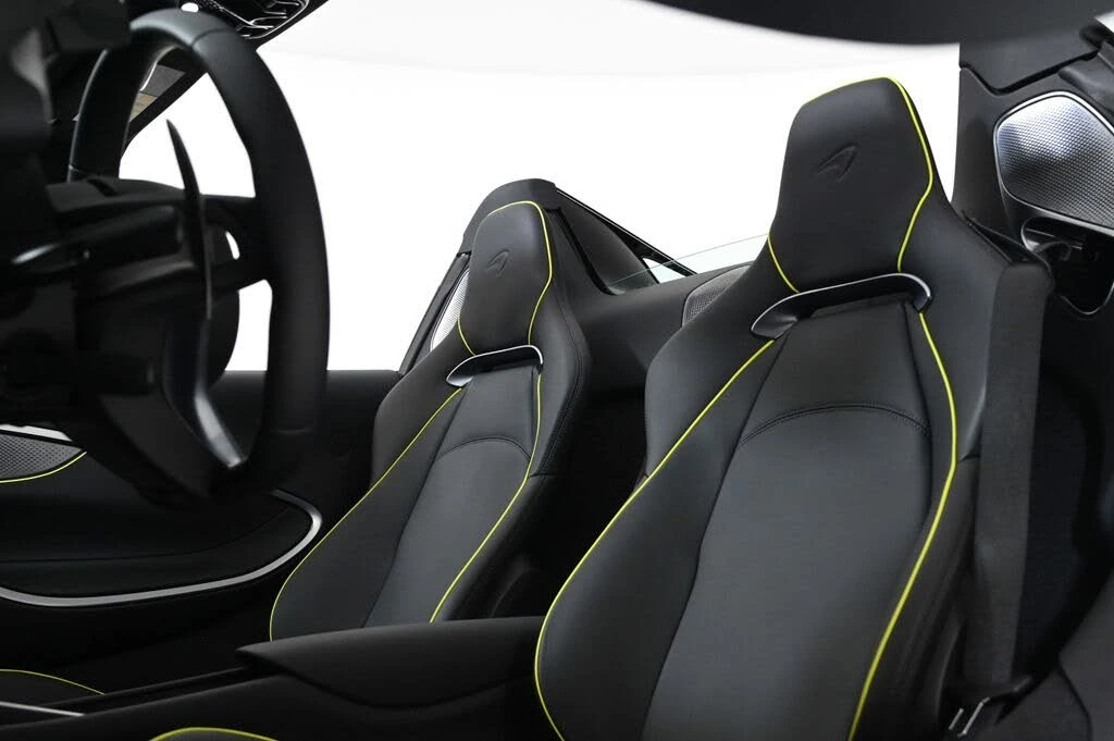 2026 McLaren Artura - Image 16 of 26