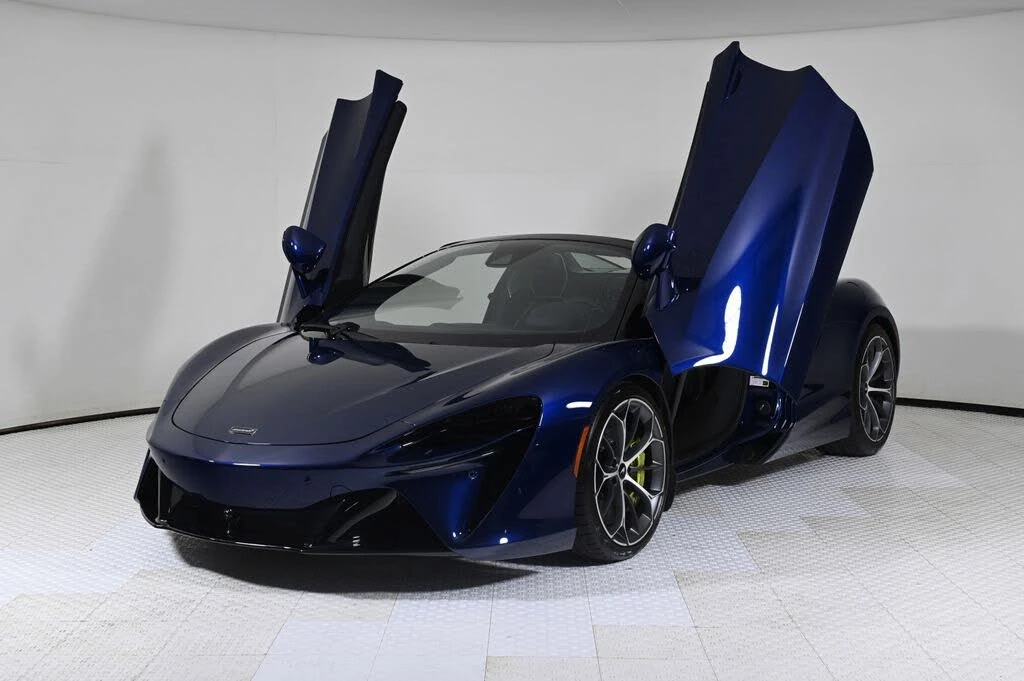 2026 McLaren Artura - Image 20 of 26