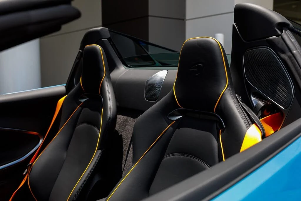 2026 McLaren Artura - Image 20 of 31